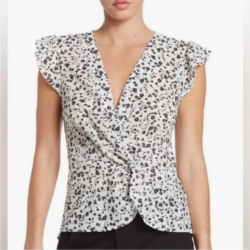 Laundry by Shelli Segal flutter sleeve top